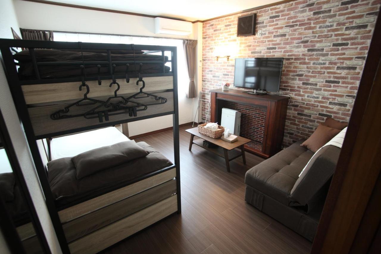 Guest House Futaba Osaka Bagian luar foto