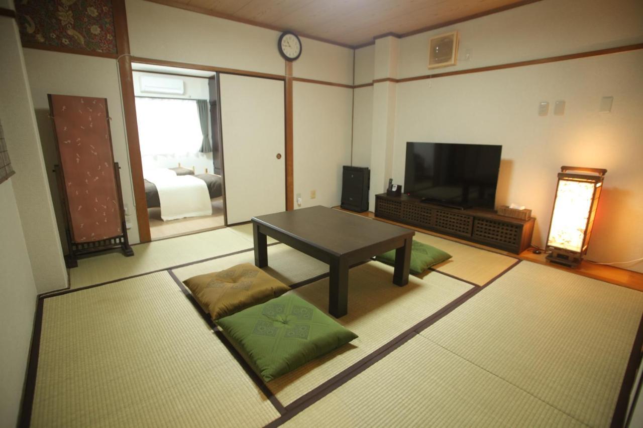 Guest House Futaba Osaka Bagian luar foto