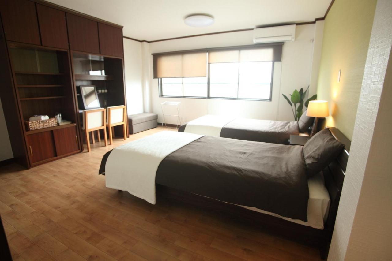 Guest House Futaba Osaka Bagian luar foto